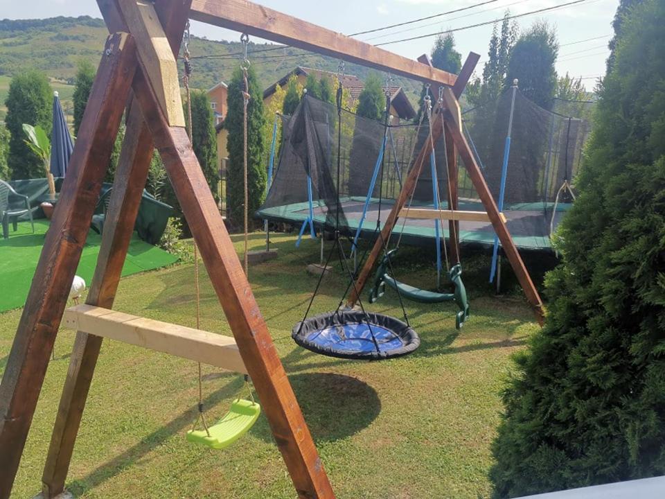Stars Livezeni Hotel Ivanesti Exterior photo