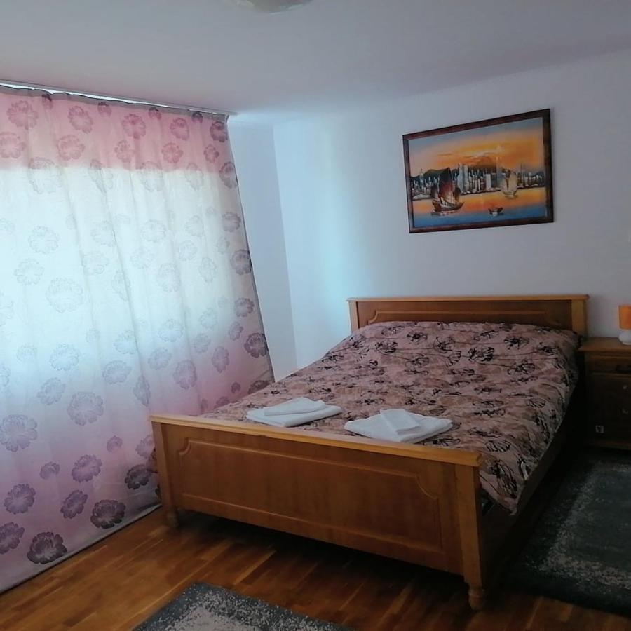 Stars Livezeni Hotel Ivanesti Exterior photo