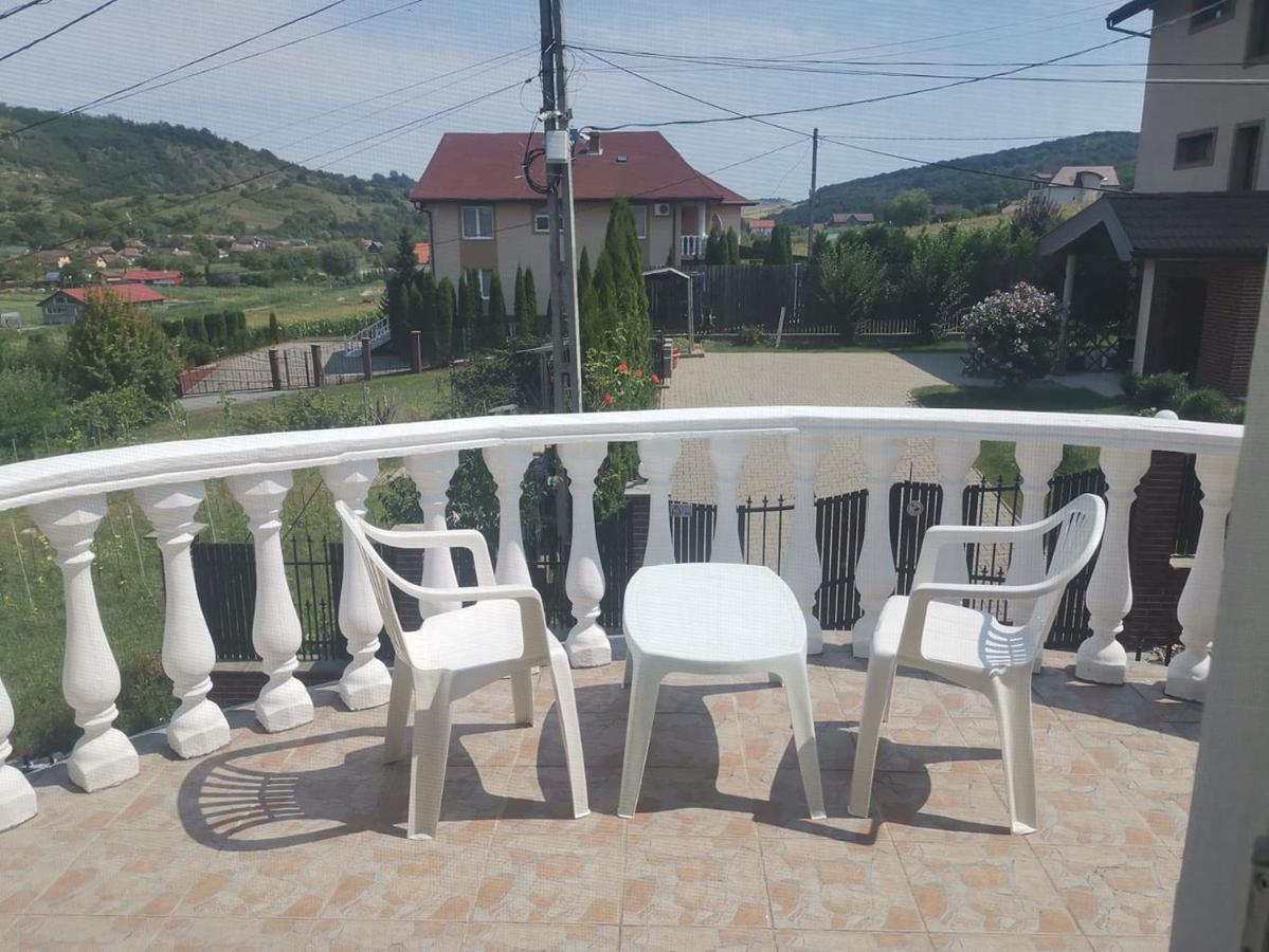 Stars Livezeni Hotel Ivanesti Exterior photo