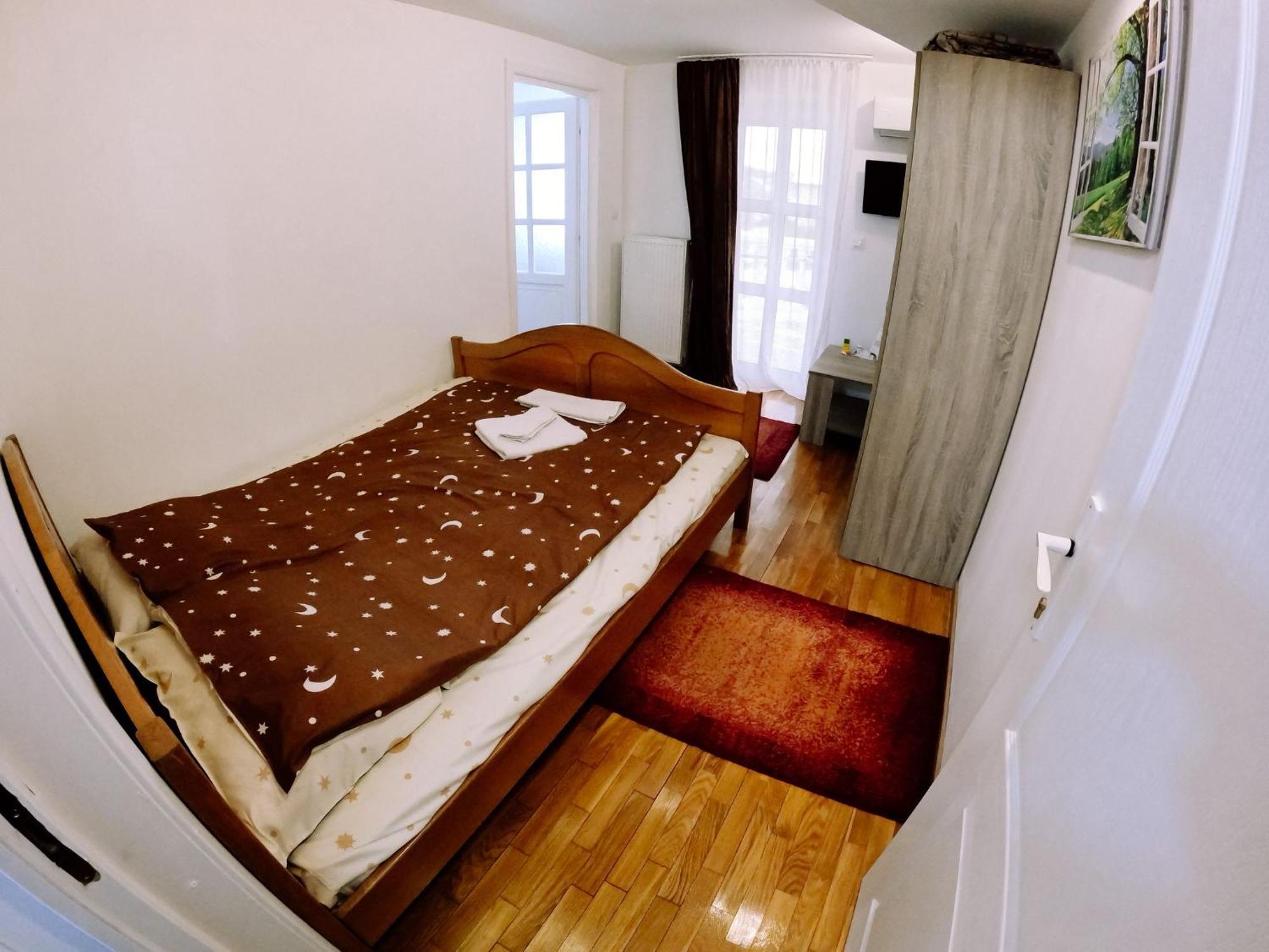 Stars Livezeni Hotel Ivanesti Exterior photo